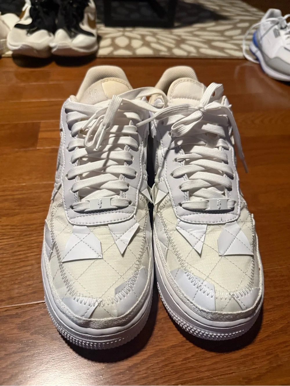 Nike men’s  White Quilted Low-Top Sneakers